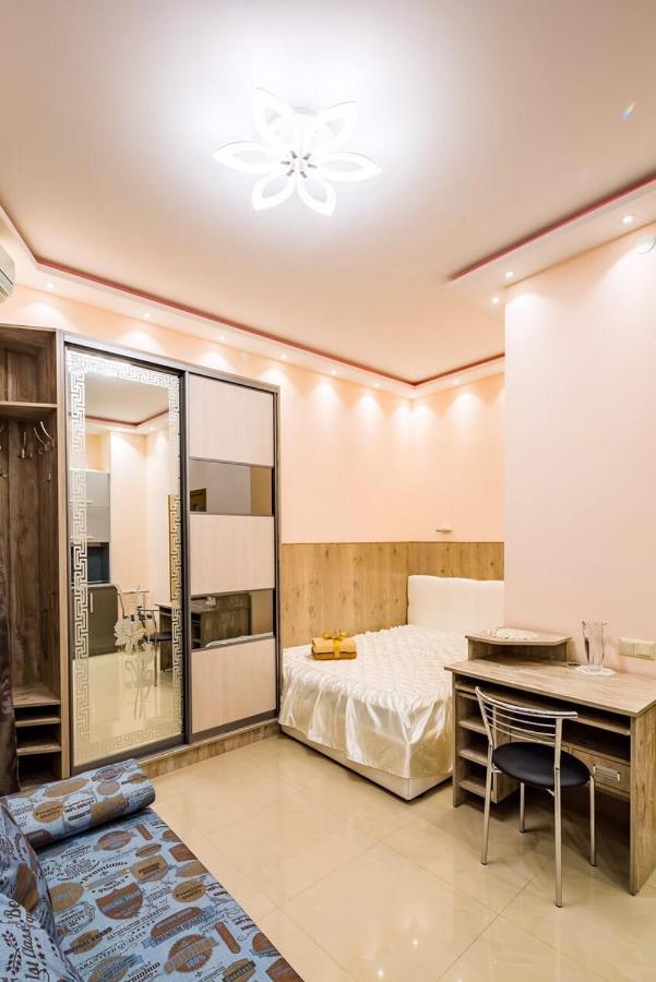 Apartment Svobody Lviv Exterior foto